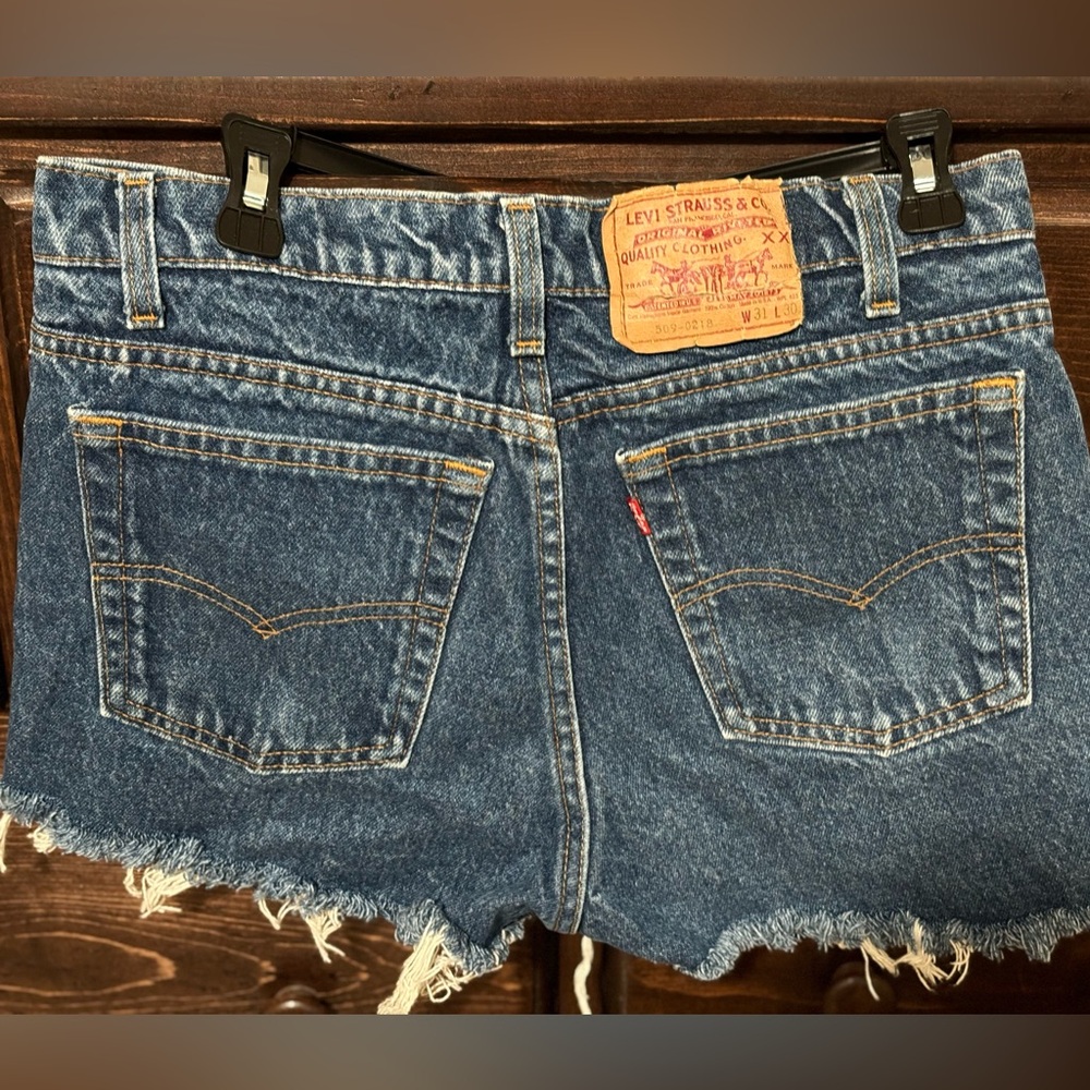 Vintage Levi shorts size 31